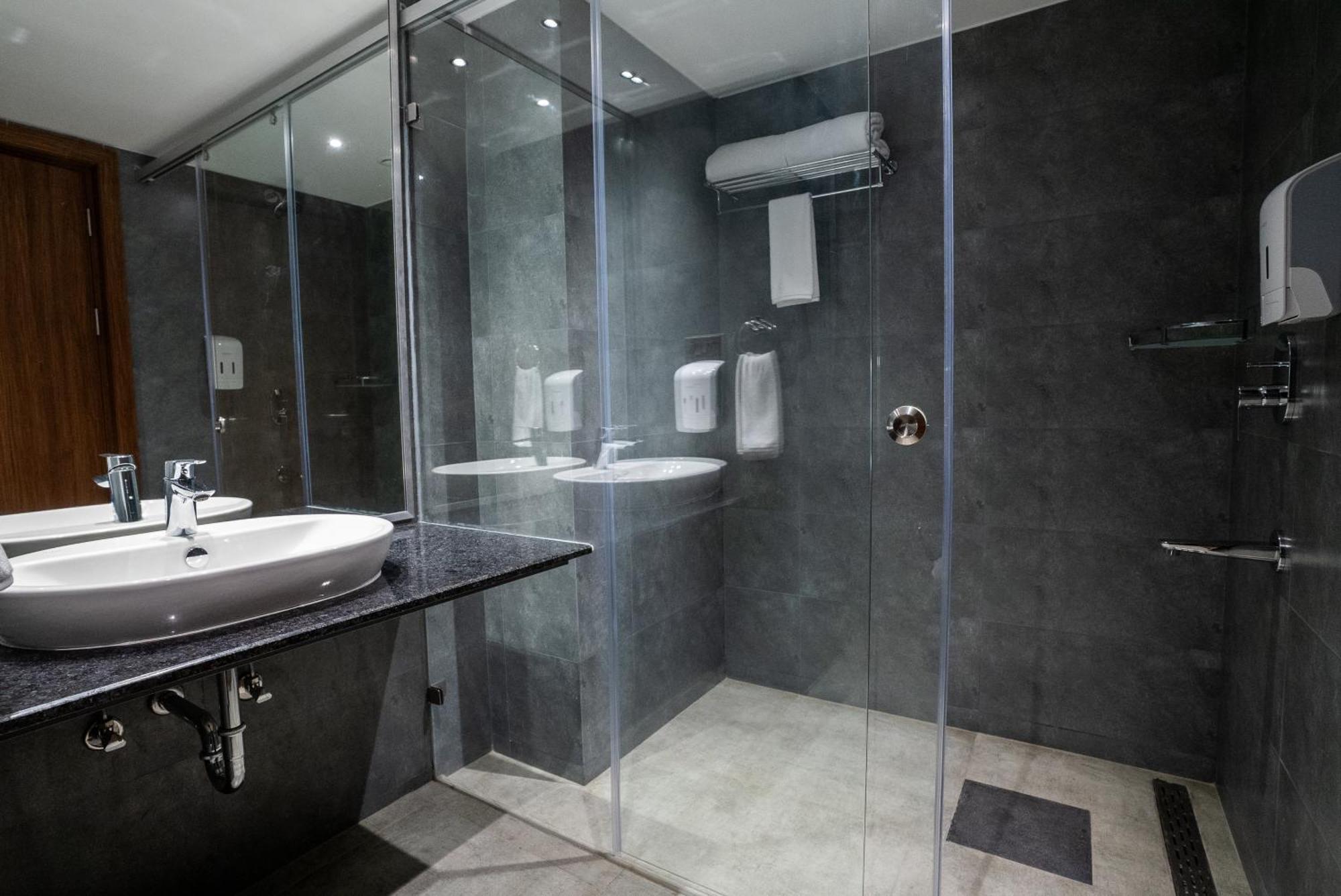 Lilac Hotel Guruvayur Bilik gambar