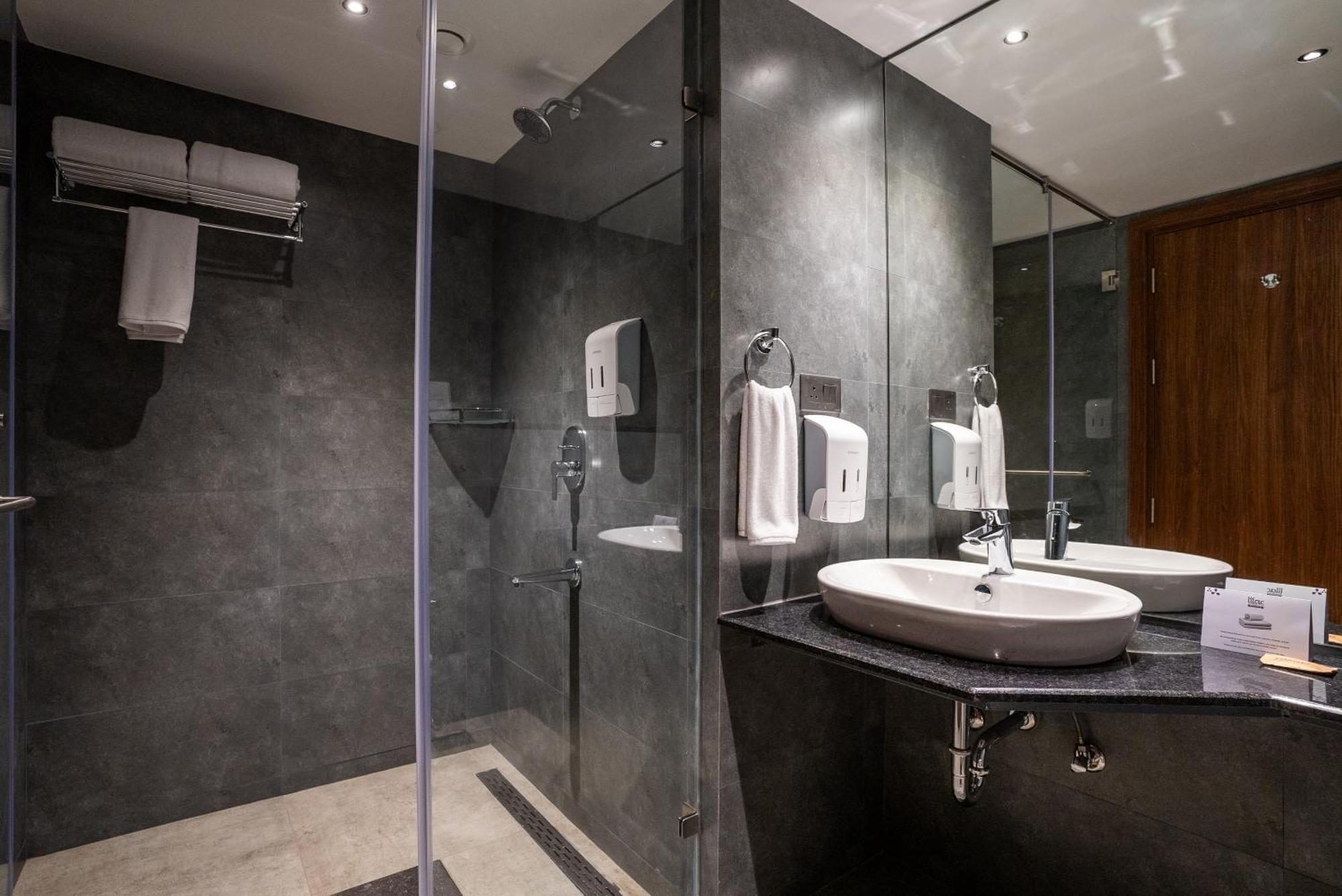 Lilac Hotel Guruvayur Bilik gambar